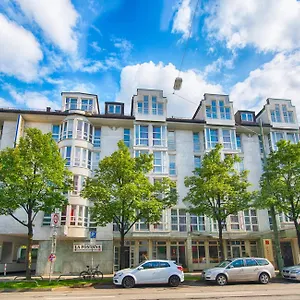 Leonardo West Otel Münih