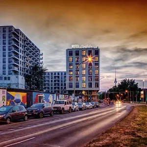 https://schulz-hotel-berlin-wall-at-the-east-side-gallery.find-berlin-hotels.com